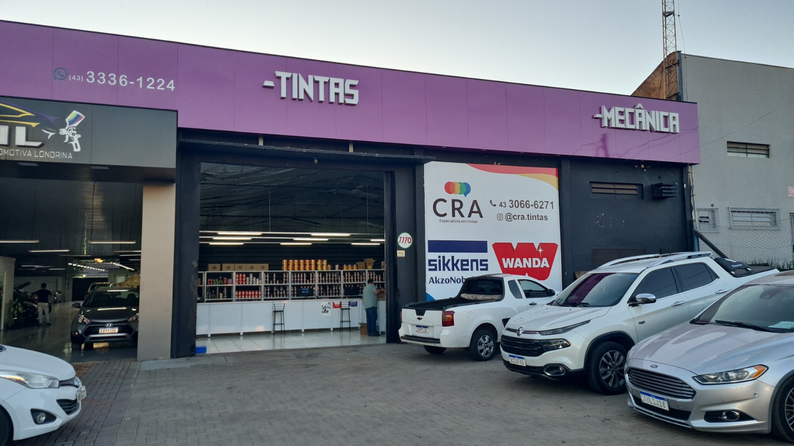 Pátio de veículos aguardando vistoria